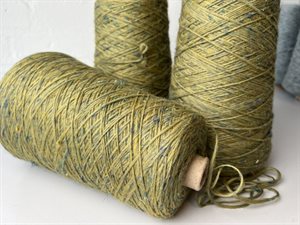 Tyk uspundet uld  - 100% uld i oliven / blå, ca. 600 gram